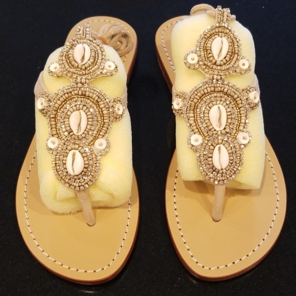💕TRINA TURK💕 Thong Sandals w/ Shells & Beads - Picture 2 of 8